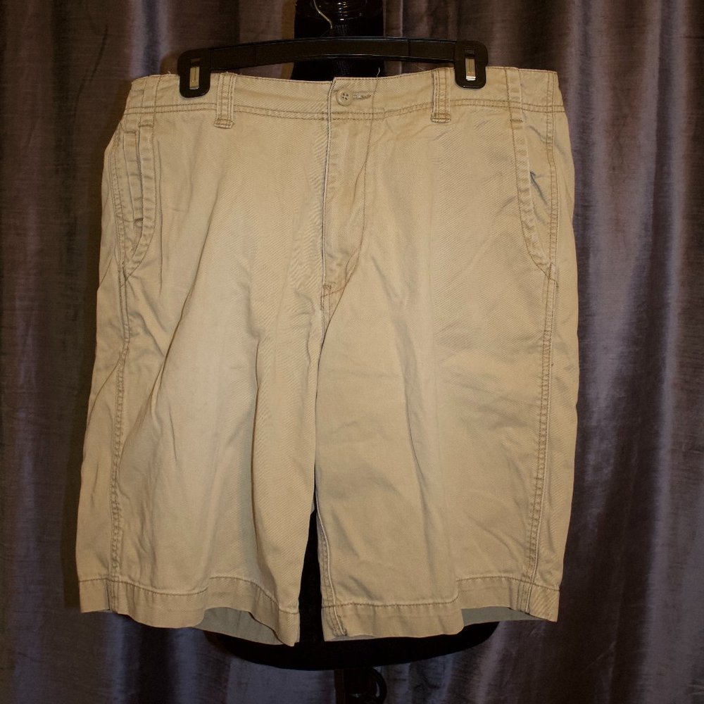 Men's American Eagle Khaki Shorts